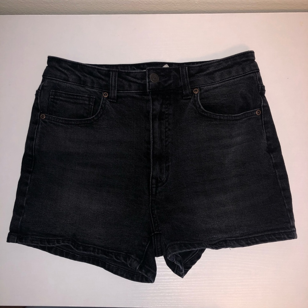 Francesca Harper black jean shorts